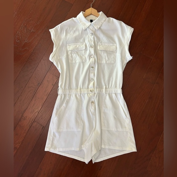$99 KUT From the Kloth Short Sleeve Button Down Romper Medium White stretchy - Picture 7 of 7